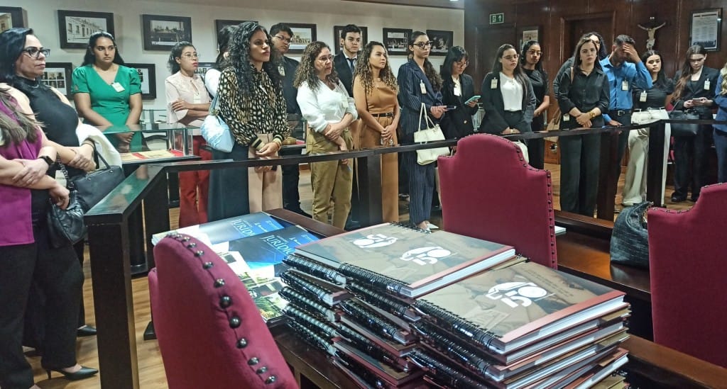 Acadêmicos do curso de direito da Unemat Diamantino visitam sede do Tribunal de Justiça