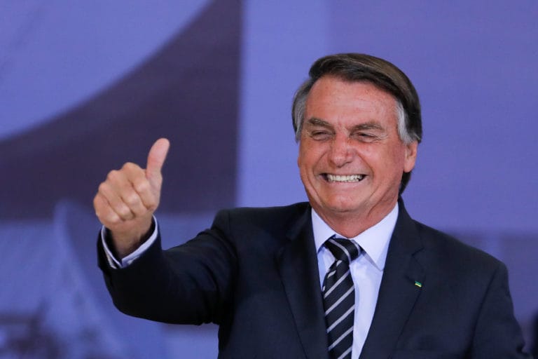 Bolsonaro à CNN: Não vou sair do meu país, porque não fiz nada de errado