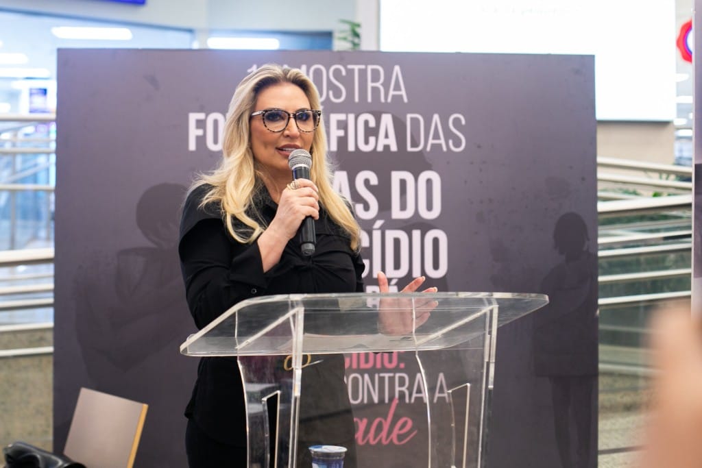 Márcia Pinheiro reforça a importância da luta contra a violência de gênero e convida para Mostra Fotográfica de Vítimas de Feminicídio