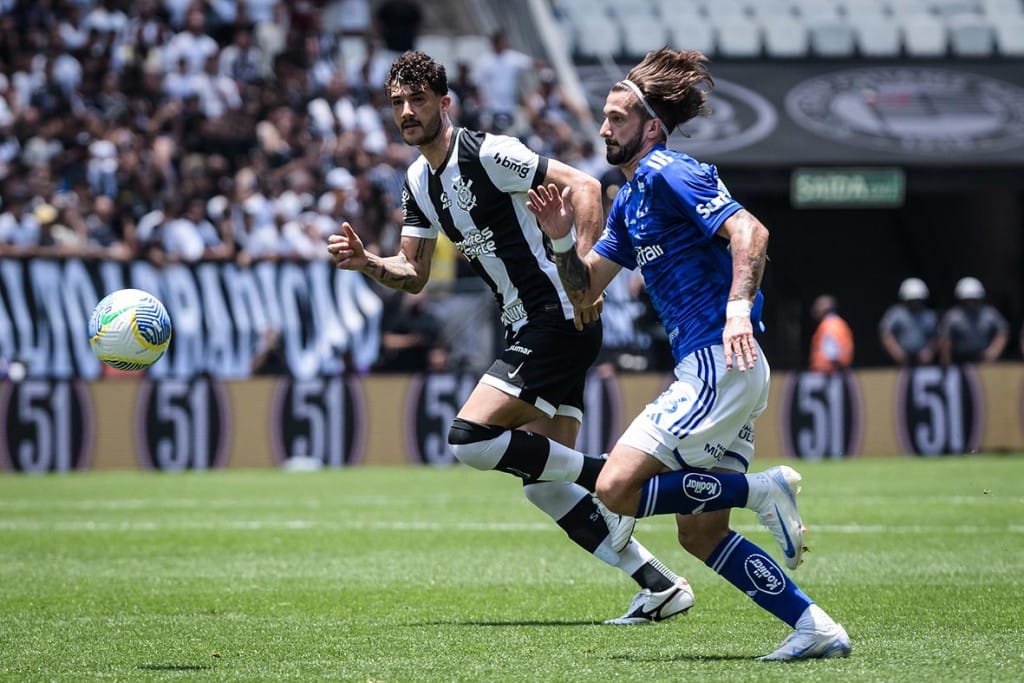 Corinthians vence reservas do Cruzeiro e abre sete pontos do Z4