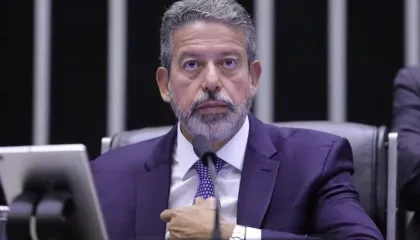 Câmara responde Dino e nega manobra para liberação de emendas