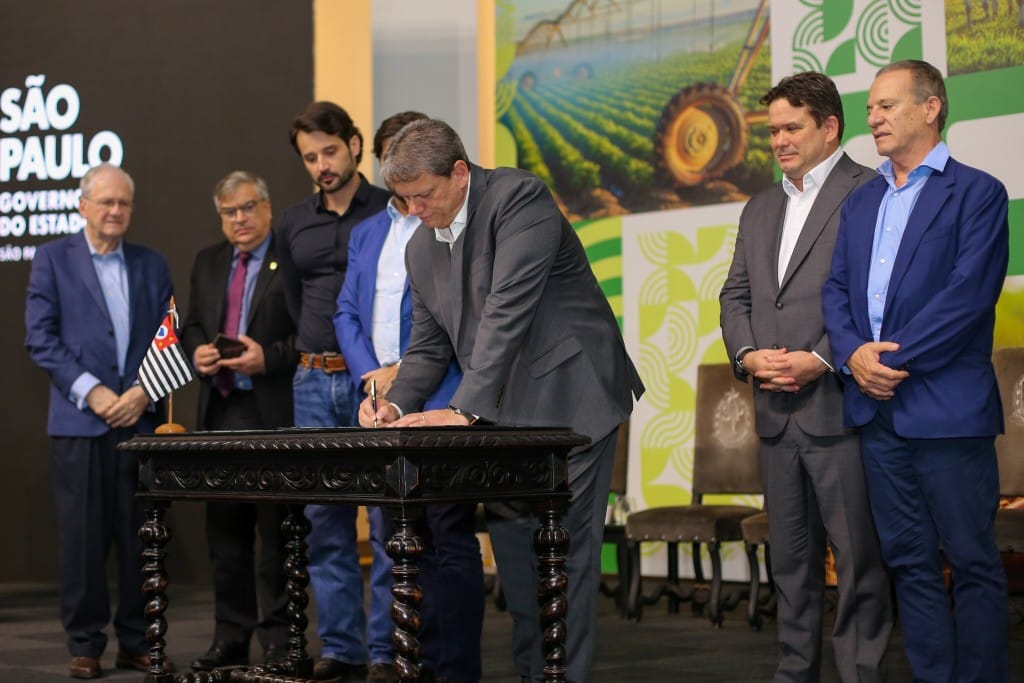 Governo anuncia pacote de renegociação de dívidas e apoio a agricultores