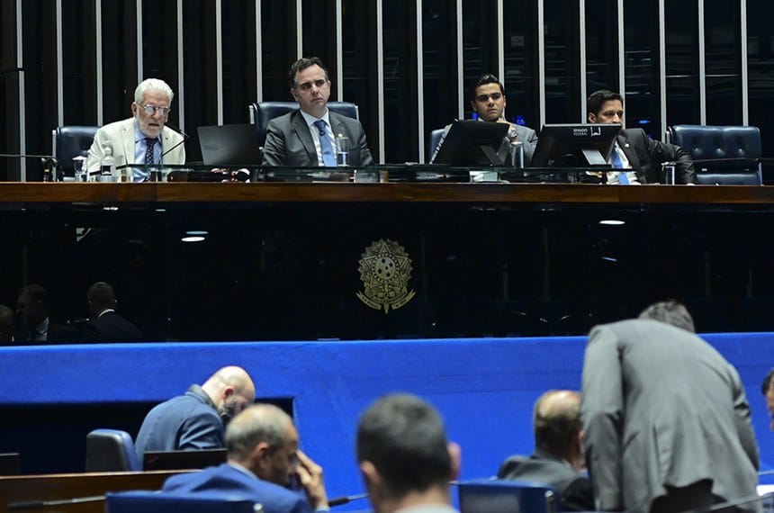 Aprovada transferência de excedentes de conteúdo local em contratos de petróleo