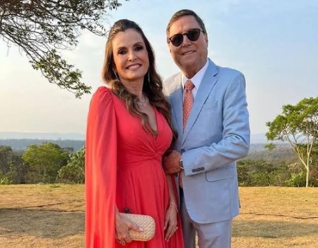 “A Mansão dos Carvalho: Sofisticação e Organização em Destaque”