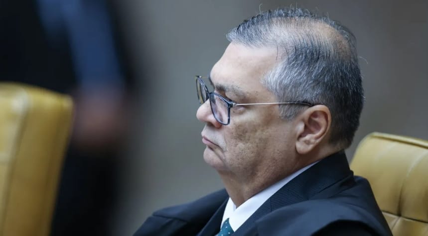 Dino mantém bloqueio de emendas e cobra resposta “objetiva” da Câmara até 20h desta sexta-feira