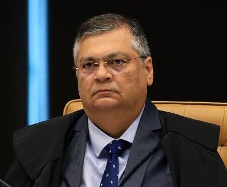 Decisões de Flávio Dino no STF ajudam governo Lula a se livrar de dificuldades