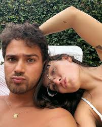 Larissa Manoela exibe cliques de seu 1º dia do ano com o marido: ‘paz e sossego’