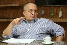 “Mauro Mendes, o Terceirizador Geral do Estado”: Pedro Taques dispara críticas à gestão e o governador rebate acusações