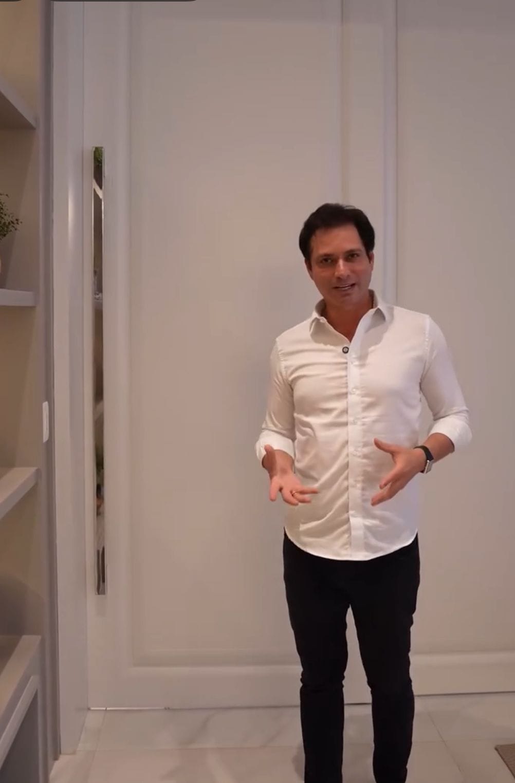 Mansão de R$ 60 Milhões de Ex-Secretário de Mauro Mendes é Apresentada por Decorador Fernando Pérez