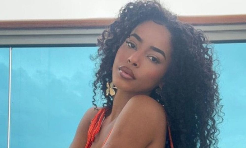 Lorena Maria compartilha foto da barriga oito dias após parto: ‘Vocês pediram!’