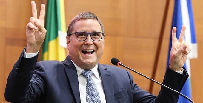 Maurinho sela apoio a Pivetta para 2026 e reforça orquestração de Mauro Mendes para se desvincular dos Campos