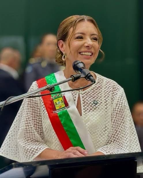 Com aliados assim, a prefeita Flávia Moretti dispensa oposição