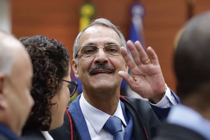 O todo poderoso Desembargador Carlos Alberto da Rocha completa 70 anos e entra na reta final da magistratura.