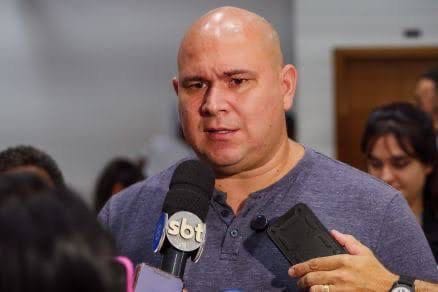 Abílio com ironia diz que coloca R$ 30 milhões na saúde e o Estado só R$ 2 milhões – e quer repassar HMC e São Benedito para Mauro Mendes