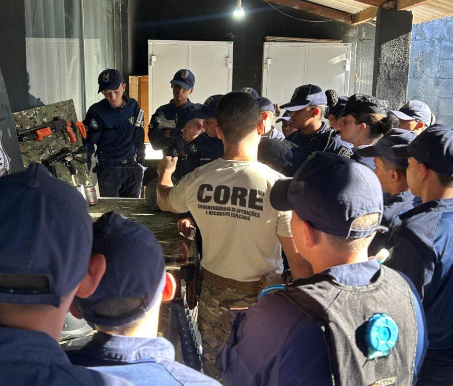 Polícia Civil recebe alunos do Projeto PM Júnior na Coordenadoria de Operações e Recursos Especiais