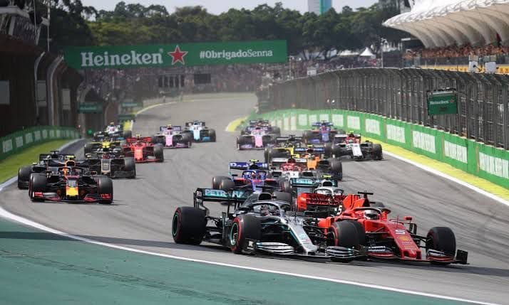 Até o autódromo de Interlagos sobrevive de dinheiro público para não fechar.