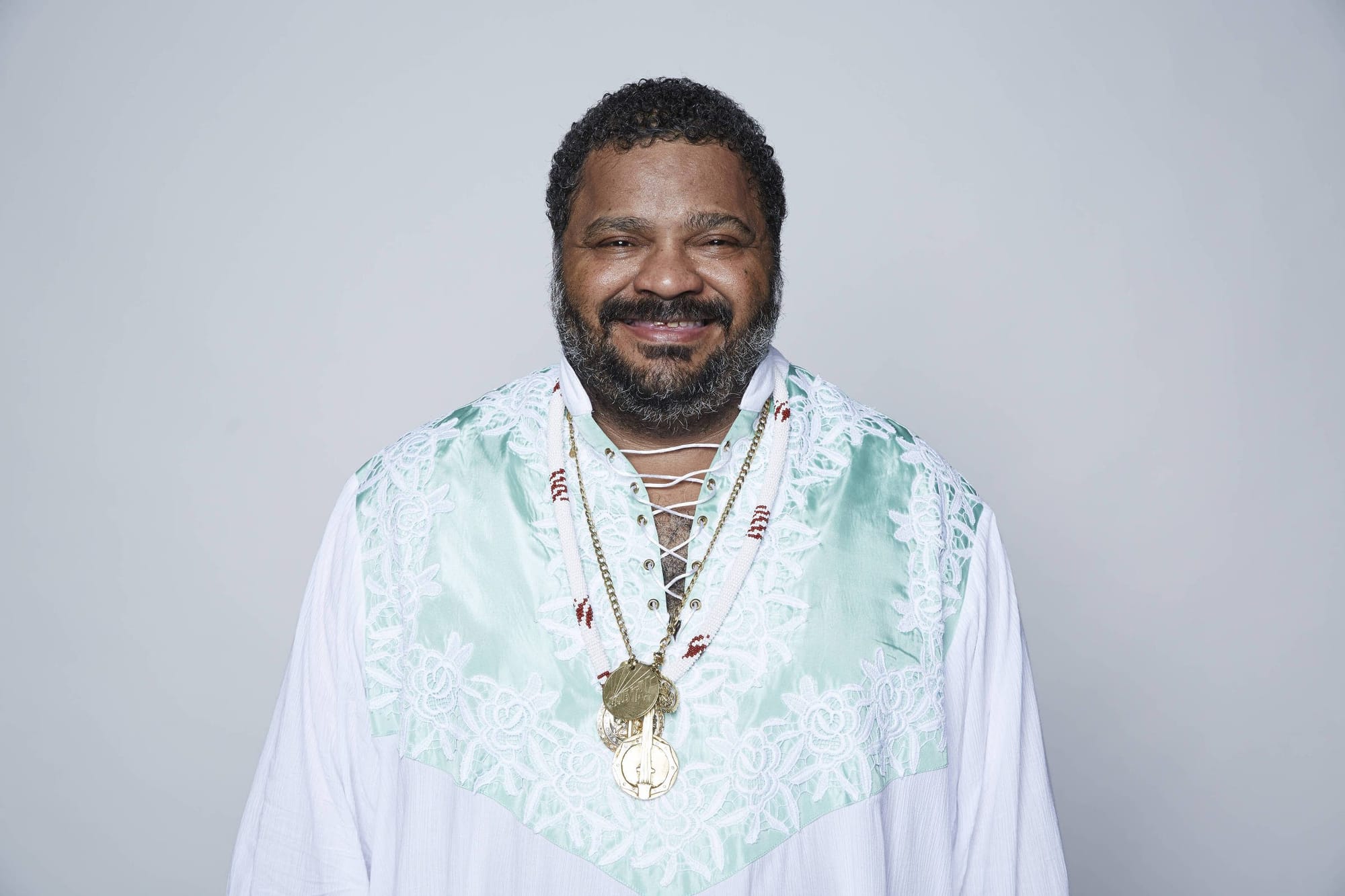 Cantor Arlindo Cruz morre aos 66 anos