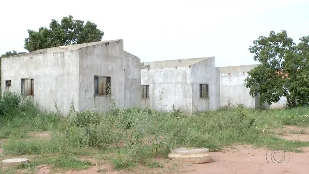 TCE contas do governo 2024, parte 4: Vergonha no “Ser Família Habitação”: 50 casas prometidas, obra parada e só 26% executado