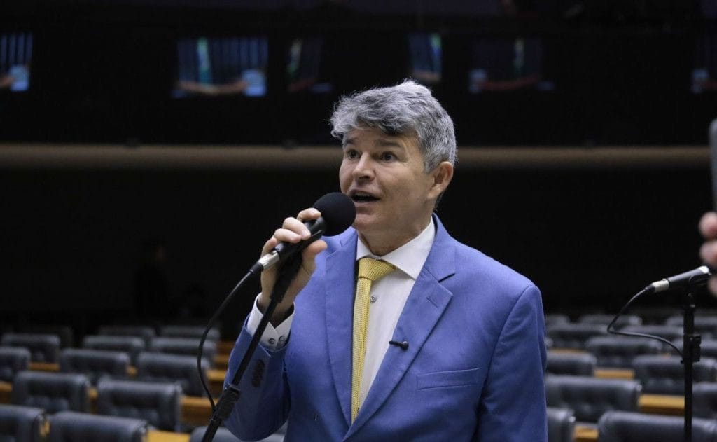 🚨 Medeiros detona Botelho: “Alma penada que vaga perdida desde a derrota em 2024” 🚨