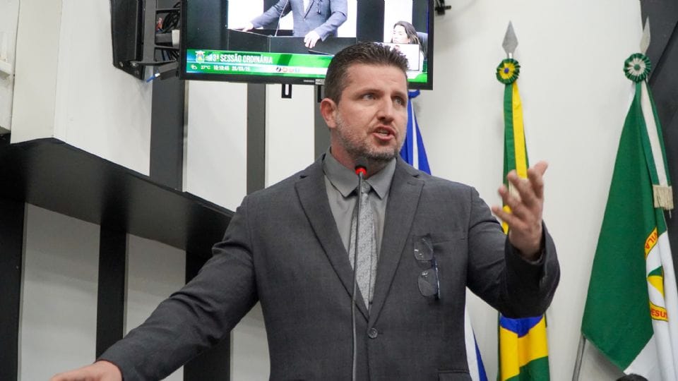 📢 Vereador Ranalli cobra atitude de Abílio: comércio já aprovou o estacionamento rotativo, população aguarda mercado pronto e lembra que TCE e TJ decidiram pela legalidade do contrato!