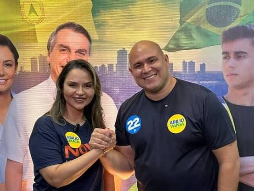 Abílio assina decreto que cala a vice-prefeita Vânia Rosa e concentra poder de representação só em suas mãos