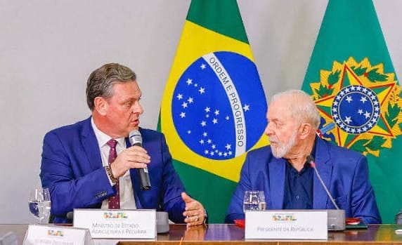 Favaro ganha fôlego com alta de Lula em MT e corre sozinho pela esquerda, enquanto direita se divide em 5 pré-candidatos ao senado.