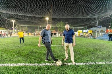🚧 Obra pela metade: Abílio inaugura praça inacabada para fazer foto e agradar Pivetta enquanto Emanuel Pinheiro entregou mais de 250 áreas de lazer 100% prontas 🚧