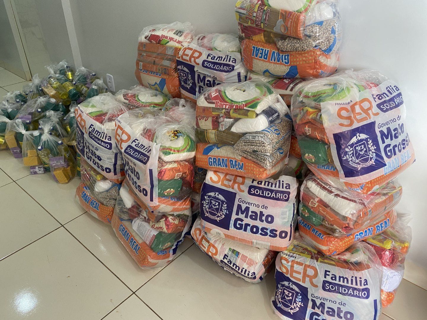 Governo de MT já movimentou R$ 168,7 milhões em cestas básicas à Flor de Maio Comércio Varejista de Produtos Alimentícios.