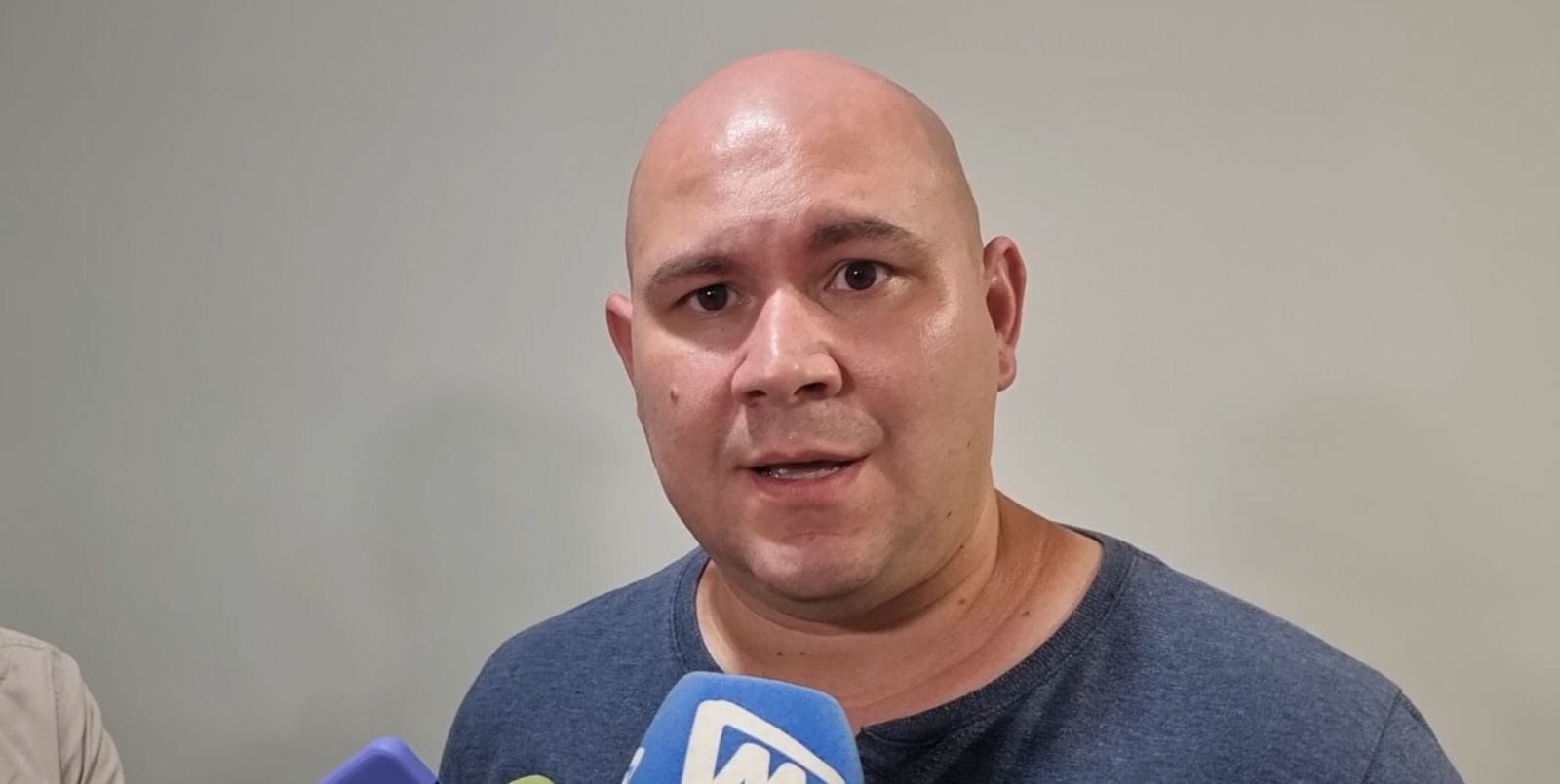 Abílio cria nova taxa de lixo e embarca para a China: prefeito deixa Cuiabá pagando mais uma taxa enquanto faz tour oficial