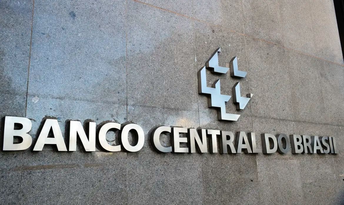 Banco Central alerta para risco de aumento de juros e restrição de crédito com suspensão de consignados em MT