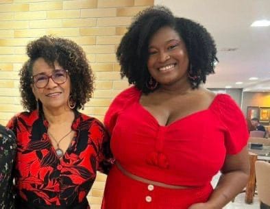 A ironia de Edna Sampaio: quem foi cassada por desviar verba de mulher periférica agora festeja a prisão do ex-presidente Bolsonaro.