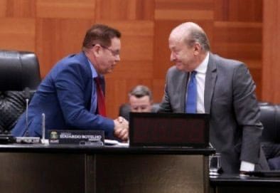Aliado histórico de Jayme Campos, deputado Botelho abandona barco e aposta em Pivetta para 2026