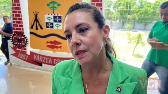Várzea Grande: Contradição pública sobre comando do DAE expõe fragilidade política da prefeita Flávia Moretti