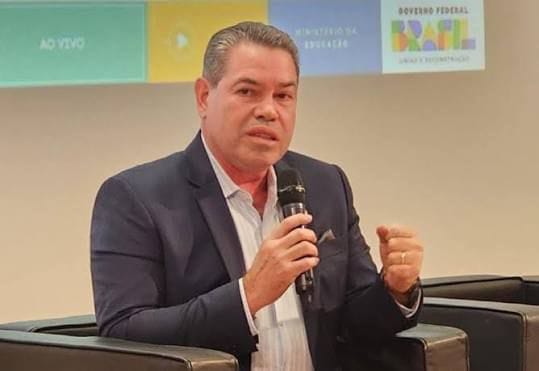 Relatório enviado ao TCE aponta Silvio Fidelis em irregularidades milionárias no transporte escolar de Várzea Grande