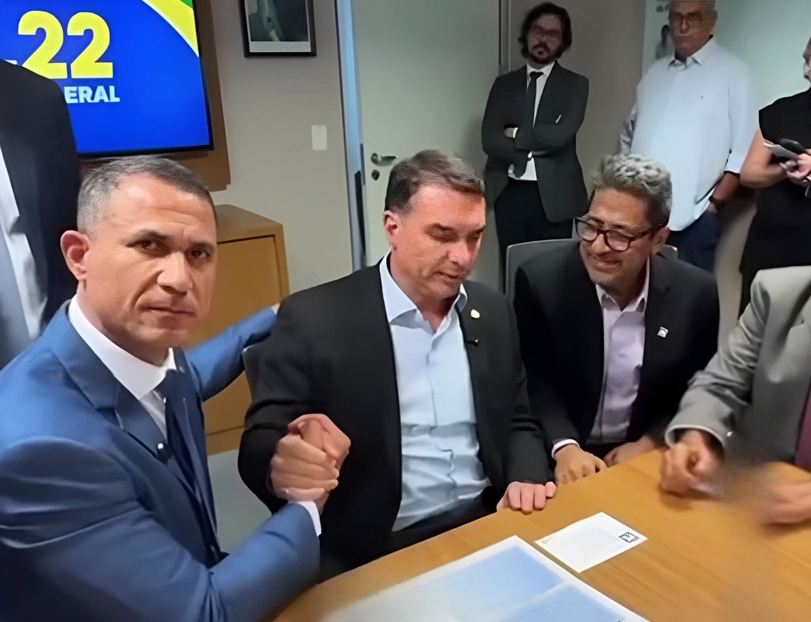 Com foco em 2026, Coronel Assis oficializa filiação ao PL em ato com Flávio Bolsonaro