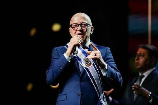 PIVETTA ATROPELA LEI DE ORGANIZAÇÃO DA PM E INSTALA CRISE SEM PRECEDENTES AO SUBORDINAR CORONÉIS A SARGENTO