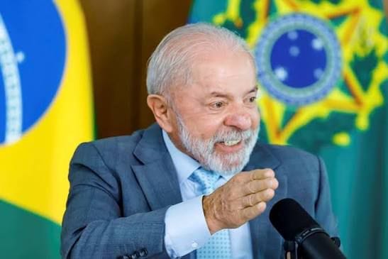 Lula acusa Mauro Mendes de "irresponsabilidade" e desperdício de dinheiro público por abandono do VLT