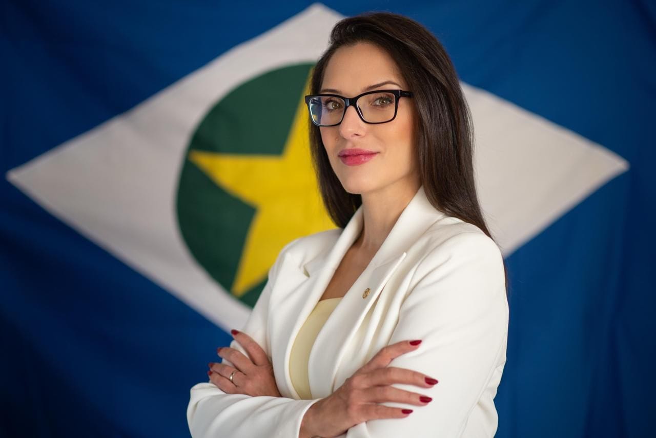 "Social de Instagram": Janaína Riva detona entrega de cestas básicas em Mato Grosso