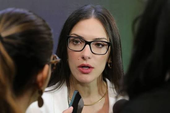 Janaína Riva expõe veto de Mauro Mendes e denuncia uso da Secom contra sua eleição na ALMT