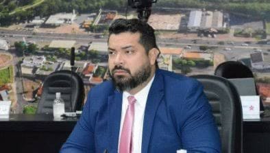Articulação de Abilio fracassa e racha na base ameaça reeleição de Paula Calil na Câmara