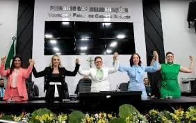 Fiasco Histórico: Mesa Diretora 100% Feminina Derrete na Câmara de Cuiabá e Isola Paula Calil