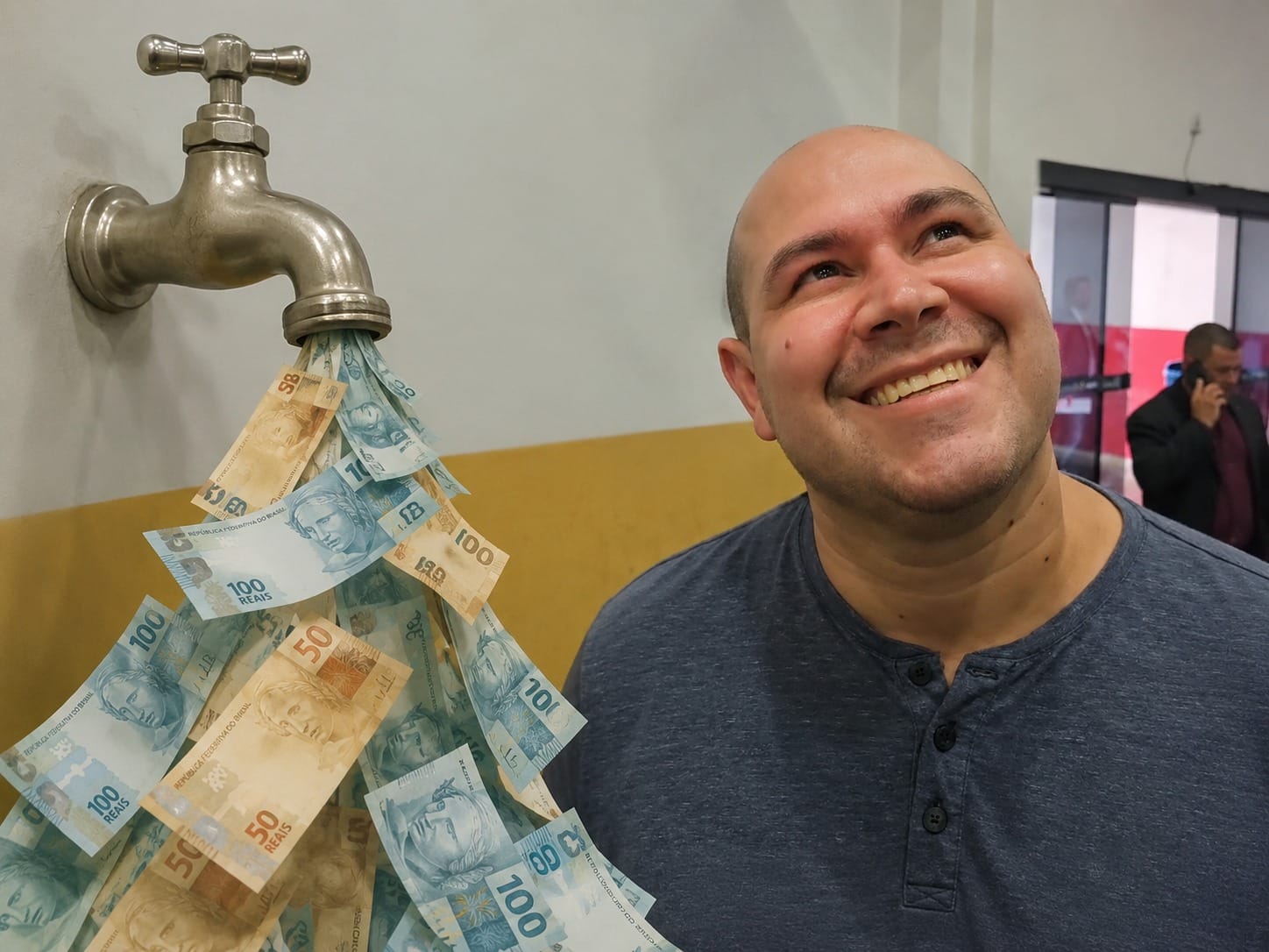 DOR NO BOLSO Abilio diz ser contra reajuste, mas CUIABÁ REGULA criada em sua gestão autoriza aumento na água