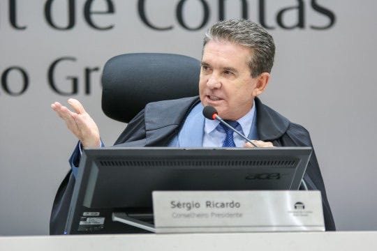 IGNORANTE - Sérgio Ricardo rebate “circo” de Mauro Mendes e manda ex-governador estudar
