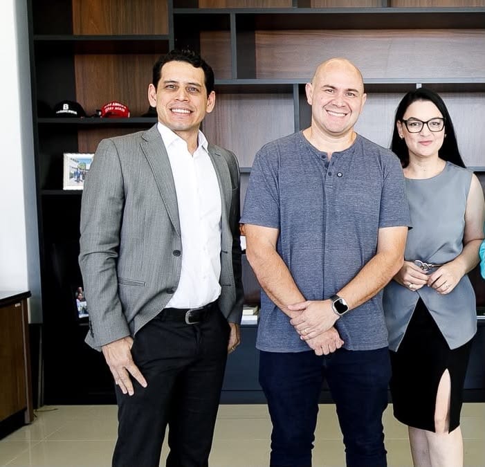 "TADINHOS" - Samantha do Abilio esqueceu que Emanuel Pinheiro já derrotou o marido dela