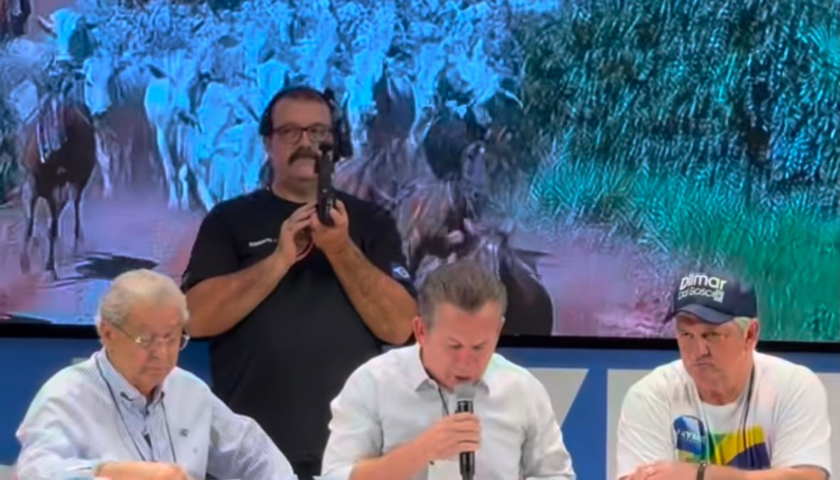 Clima esquenta no União Brasil: Mauro Mendes é vaiado após defender aliança com Republicanos em MT