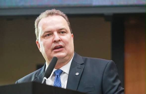 PEDÁGIO DA POBREZA Max Russi critica Pivetta por tentar empurrar cobrança sobre pequenos produtores e moradores do Pantanal