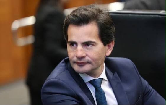 Indicado a vice na chapa de Pivetta, Fabinho Garcia é o pivô do escândalo da Oi, denunciado por Pedro Taques e investigado no STJ