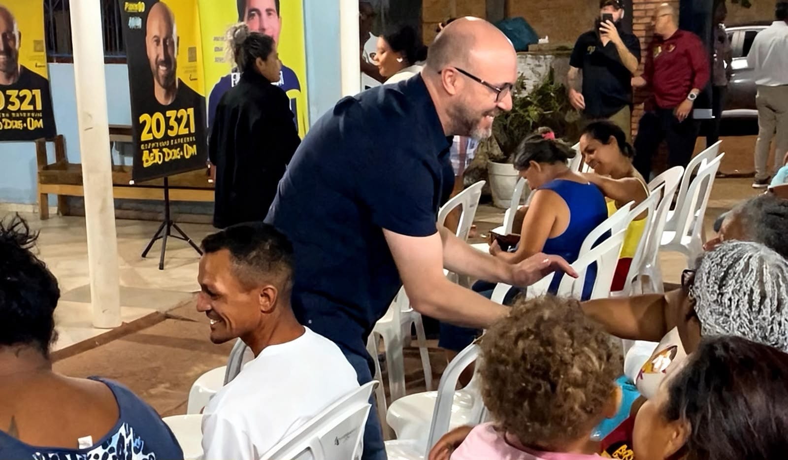 Beto Dois A Um se reúne com apoiadores do Pedra 90