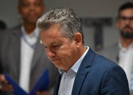 Operação da PF mira ex-governador Mauro Mendes por suposto desvio de R$ 308 milhões em acordo com telefônica