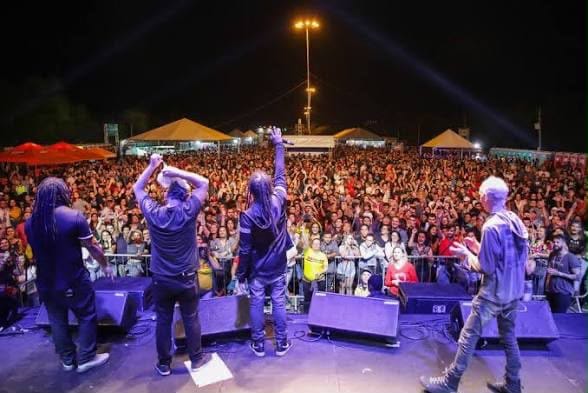 Cidade com menos de 4 mil habitantes vai gastar quase R$ 1 milhão com shows